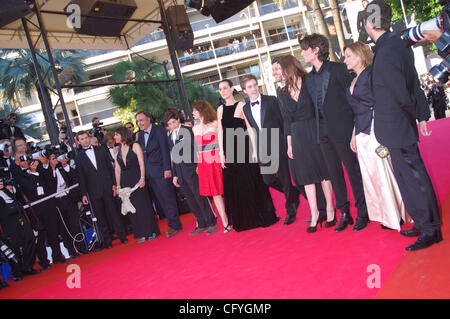 18 maggio 2007 - Cannes, Francia - Cast girato durante il 2007 Cannes Film Festival per il 'Les Chansons d'Amour" Premiere. (Credito Immagine: © Frederic Injimbert/ZUMA Press) Foto Stock