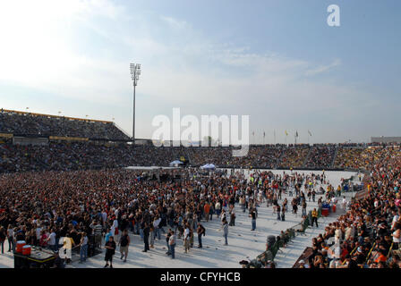 19 maggio 2007, Columbus, OH, Stati Uniti d'America, una platea gremita di oltre 40.000 al primo Rock annuale sulla gamma di festa che ha avuto luogo a equipaggio Stadium si trova nel centro di Columbus. Copyright 2007 Jason Moore. Credito: Jason Moore Foto Stock