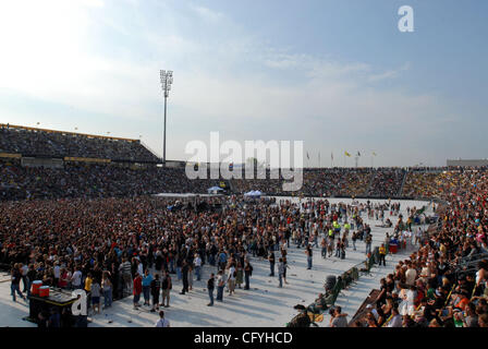 19 maggio 2007, Columbus, OH, Stati Uniti d'America, una platea gremita di oltre 40.000 al primo Rock annuale sulla gamma di festa che ha avuto luogo a equipaggio Stadium si trova nel centro di Columbus. Copyright 2007 Jason Moore. Credito: Jason Moore Foto Stock