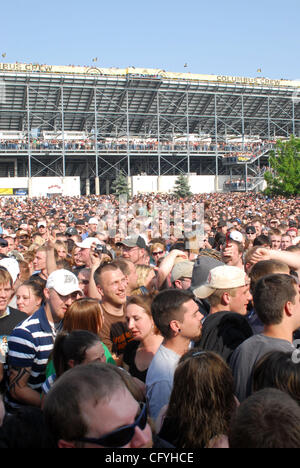 19 maggio 2007, Columbus, OH, Stati Uniti d'America, una platea gremita di oltre 40.000 al primo Rock annuale sulla gamma di festa che ha avuto luogo a equipaggio Stadium si trova nel centro di Columbus. Copyright 2007 Jason Moore. Credito: Jason Moore Foto Stock