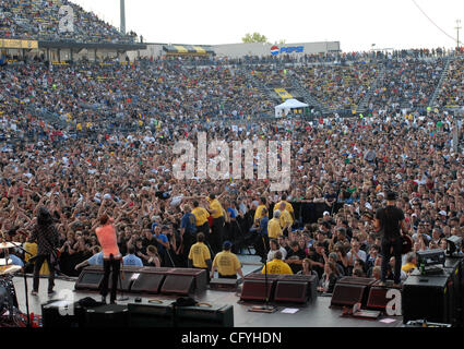 19 maggio 2007, Columbus, OH, STATI UNITI D'AMERICA, musicisti Velvet Revolver si esibisce dal vivo al primo Rock annuale sulla gamma di festa che ha avuto luogo a equipaggio Stadium si trova nel centro di Columbus. Copyright 2007 Jason Moore. Credito: Jason Moore Foto Stock