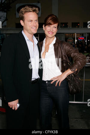 21 maggio 2007 - Westwood, California, Stati Uniti d'America - attrice Kate WALSH & fidanzato' ALEX giovani presso il "battuto su" Premiere Mondiale tenutasi al Mann Village Theatre. (Credito Immagine: © Lisa O'Connor/ZUMA Press) Foto Stock