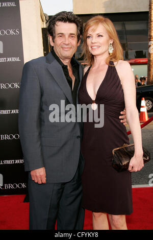 22 maggio 2007 - Hollywood, California, Stati Uniti d'America - attrice MARG HELGENBERGER e attore ALAN ROSENBERG presso il 'Mr. Brooks' Hollywood Premiere detenute al Mann Chinese Theater. (Credito Immagine: © Lisa O'Connor/ZUMA Press) Foto Stock