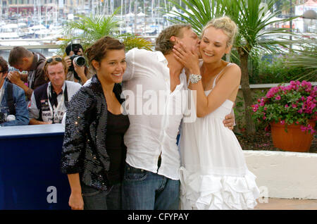 Emma De Caunes, Marc Labreche e Diane Kruger Foto Stock