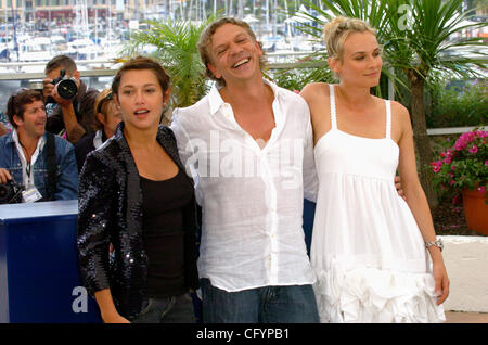 Emma De Caunes, Marc Labreche e Diane Kruger Foto Stock