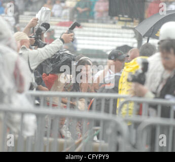 Ashley Judd  Victory Lane w/ marito Dario Franchitti il vincitore del 91Indy 500 27 Maggio 2007 Foto Stock