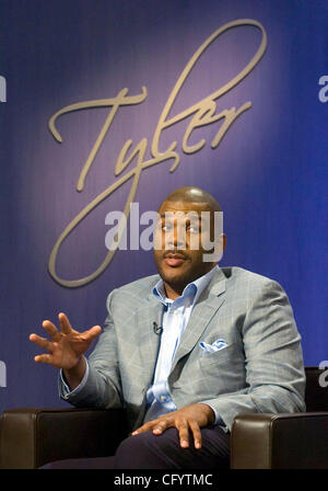 ATLANTA, GA - 31 Maggio: attore-regista Tyler Perry sul set del suo internet-solo Tyler Perry mostra in uno studio a Atlanta, Georgia, giovedì 31 maggio, 2007. Il Perry's show Casa di Payne è premiering il TBS su giugno 6th. (Foto di Erik S. Lesser/per il New York Times) Foto Stock