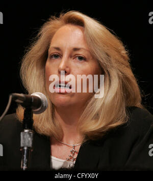 Jun 02, 2007 - New York, NY, STATI UNITI D'AMERICA - Outed agente della CIA Valerie Plame Wilson, autore di "Fair Game' al BookExpo America 2007 trade show che si è tenuto presso il Centro Congressi Jacob Javits. (Credito Immagine: © Nancy Kaszerman/ZUMA Press) Foto Stock