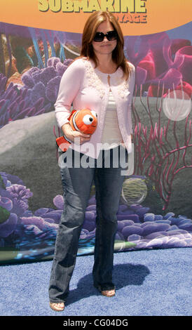 Jun 10, 2007 - Anaheim, California, Stati Uniti d'America - attrice Valerie BERTINELLI alla ricerca di Nemo viaggio sottomarino apertura a Disneyland Park. (Credito Immagine: © Lisa O'Connor/ZUMA Press) Foto Stock