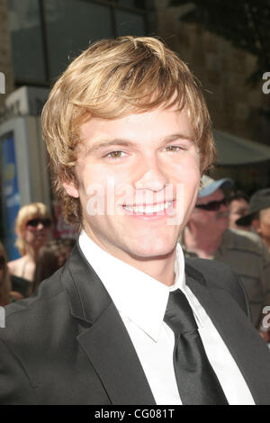 Jun 15, 2007; Hollywood, California, Stati Uniti d'America; attore VAN HANSIS al 34mo giorno Emmy Awards tenutosi presso il Kodak Theatre di Hollywood, Credito: Foto di Paul Fenton/ZUMA premere. (©) Copyright 2007 by Paolo Fenton Foto Stock