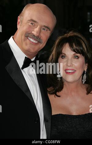 © 2007 Jerome Ware/Zuma PREMERE IL DR. PHIL MCGRAW E ROBIN MCGRAW durante gli arrivi al 34mo giorno annuale Emmy Awards tenutosi presso il Kodak Theatre di Hollywood, CA. Venerdì, 15 giugno 2007 il Kodak Theatre Hollywood, CA Foto Stock