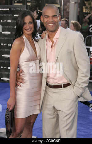 Jun 27, 2007 - Hollywood, CA, Stati Uniti d'America - AMAURY NOLASCO & DAYANARA TORRES a Hollywood Premiere di ' Transformers" tenutasi presso Mann del villaggio del teatro. (Credito Immagine: © Lisa O'Connor/ZUMA Press) Foto Stock