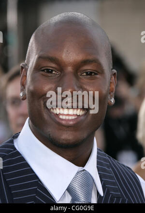 Jun 27, 2007 - Hollywood, CA, Stati Uniti d'America - Tyrese Gibson in Hollywood Premiere di ' Transformers" tenutasi presso Mann del villaggio del teatro. (Credito Immagine: © Lisa O'Connor/ZUMA Press) Foto Stock