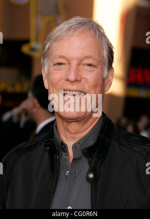 Lug 12,2007; Hollywood, California, Stati Uniti d'America; attore Richard Chamberlain al 'Ora lo pronuncio mandrino e Larry' Premiere Mondiale tenutasi presso la Gibson anfiteatro. Credito: Foto di Lisa O'Connor/ZUMA premere. (©) Copyright 2007 da Lisa O'Connor Foto Stock