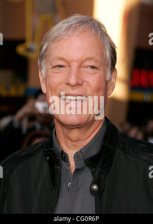 Lug 12,2007; Hollywood, California, Stati Uniti d'America; attore Richard Chamberlain al 'Ora lo pronuncio mandrino e Larry' Premiere Mondiale tenutasi presso la Gibson anfiteatro. Credito: Foto di Lisa O'Connor/ZUMA premere. (©) Copyright 2007 da Lisa O'Connor Foto Stock