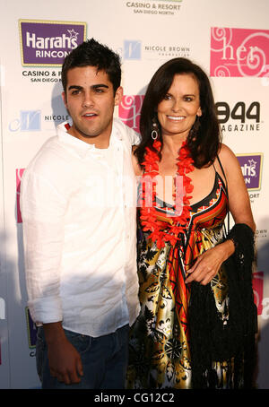 HOLMBY Hills, CA - 21 Luglio: DENISE BROWN assiste il S.E.R. Il Luau presso il Palazzo di Playboy sulla luglio 21, 2007 a Holmby Hills, in California. Foto Stock