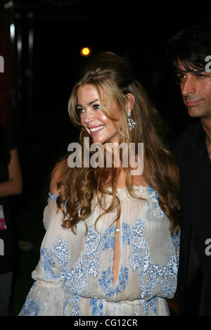 LOS ANGELES, CA - 21 Luglio: assistere il S.E.R. Il Luau presso il Palazzo di Playboy sulla luglio 21, 2007 a Holmby Hills, in California. Foto Stock