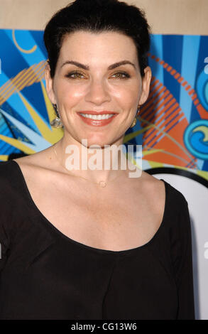 Jul 23, 2007; Hollywood, California, Stati Uniti d'America; attrice JULIANNA MARGUILES al FOX TCA Summer Party sul molo di Santa Monica. Credito: Foto di Paul Fenton/ZUMA premere. (©) Copyright 2007 by Paolo Fenton Foto Stock