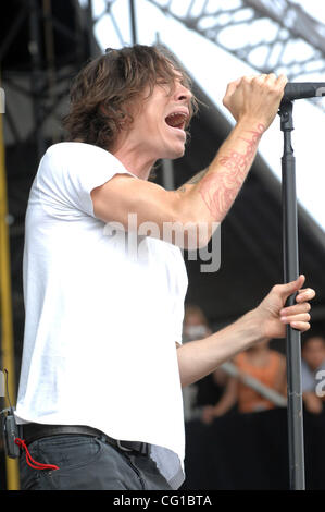 Aug 04, 2007 - Baltimore, MD, Stati Uniti d'America - cantante BRANDON BOYD della band Incubus suona dal vivo come parte della seconda edizione del Festival della Vergine che ha avuto luogo a Pimlico Race Track situato in downtown Baltimore. Il festival ha attirato oltre 35.000 tifosi per i due giorni del festival che è presentato dalla vergine Foto Stock