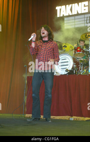 Rock Band, tenendo dietro Domenica, esegue a Walnut Creek anfiteatro in Raleigh, NC, il 13 agosto 2007 come parte del Projekt Revolution Tour foto: Singer Adam Lazzara, batterista Mark O'Connell copyright Tina Fultz Foto Stock