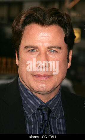 Aug 28, 2007 - New York, NY, STATI UNITI D'AMERICA - attore John Travolta presso gli arrivi per il New York premiere di 'Death frase" tenutasi presso il Tribeca cinema. (Credito Immagine: © Nancy Kaszerman/ZUMA Press) Foto Stock