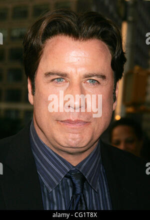 Aug 28, 2007 - New York, NY, STATI UNITI D'AMERICA - attore John Travolta presso gli arrivi per il New York premiere di 'Death frase" tenutasi presso il Tribeca cinema. (Credito Immagine: © Nancy Kaszerman/ZUMA Press) Foto Stock