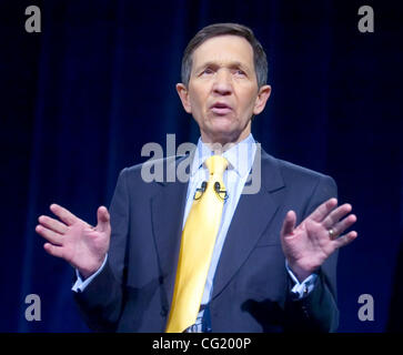 A MCT - Sost. Dennis Kucinich (OH) risolve la folla come democratico hopefuls presidenziali, si incontrano in un forum di Carson City, NV. Mercoledì 16 Febbraio. 2007, Sacramento Bee/ Brian Baer Foto Stock