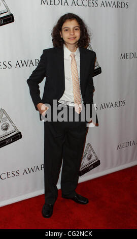 6 ott. 2011 - Los Angeles, California, Stati Uniti - Max Burkholder..2011 Media Access Awards tenutosi presso il Beverly Hilton di Beverly Hills,CA. 6 ottobre - 2011.(Immagine di credito: Â© TLeopold/Globe foto/ZUMAPRESS.com) Foto Stock