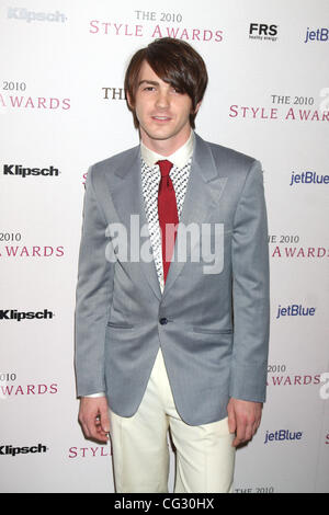 Drake Bell il 2010 Hollywood Style Awards tenutosi a Billy Wilder teatro all'Hammer Museum di Los Angeles, California - 12.12.10 Foto Stock