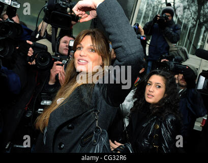 Jemina Khan arriva a Westminster Magistrates Court per l' audizione con Wikilieaks fondatore Julian Assange. Londra, Inghilterra - 14.11.10 Foto Stock