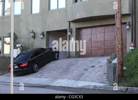 Zac Efron lasciando Vanessa Hudgen in casa sua auto di Los Angeles, California, Stati Uniti d'America - 04.01.11 Foto Stock