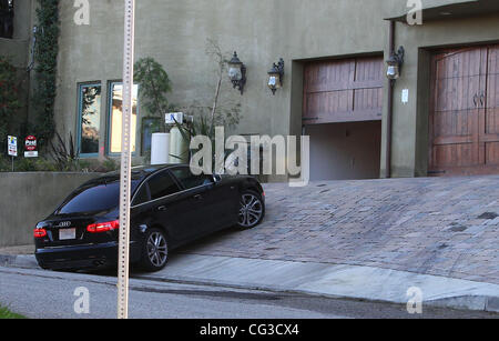 Zac Efron lasciando Vanessa Hudgen in casa sua auto di Los Angeles, California, Stati Uniti d'America - 04.01.11 Foto Stock