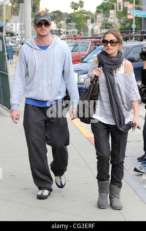 Eric Dane e Rebecca Gayheart fuori e circa shopping per vasche da bagno in West Hollywood e Los Angeles, California - 06.01.11 Foto Stock