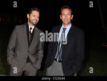 Jason Priestley, Luke Perry Hallmark Channel's Premiere Serata di Gala Inverno 2011 TCA Press Tour tenutosi al torneo di Casa delle Rose di Pasadena, California - 07.01.11 Foto Stock