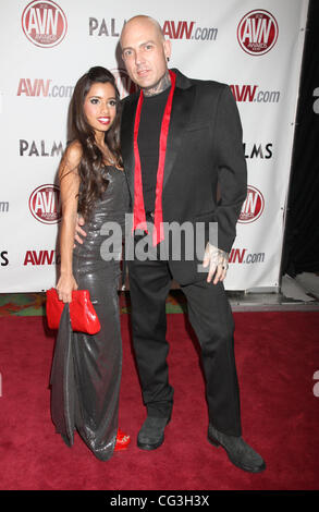 Lupe Fuentes e Evan Seinfeld La AVN Awards 2011 tenutasi al Palms Casino Resort - arrivi a Las Vegas, Nevada - 08.01.11 Foto Stock