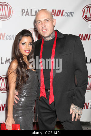 Lupe Fuentes e Evan Seinfeld La AVN Awards 2011 tenutasi al Palms Casino Resort - arrivi a Las Vegas, Nevada - 08.01.11 Foto Stock