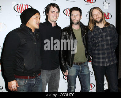 Gene Hong, Sam Farrar, Adam Levine, James Valentine Adam Levine e James Valentino di Maroon 5 eseguire al nightclub Haze al Aria Resort and Casino Las Vegas, Nevada - 08.01.11 Foto Stock