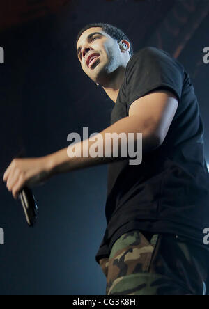 Il rapper canadese, Drake, aka Aubrey Drake Graham in esecuzione al Manchester Apollo. Manchester, Inghilterra - 11.01.11 Foto Stock