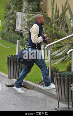 Jermain Defoe i calciatori che arrivano alla stazione di Tottenham Hotspur di allenamento Essex, Inghilterra - 12.01.11 Foto Stock