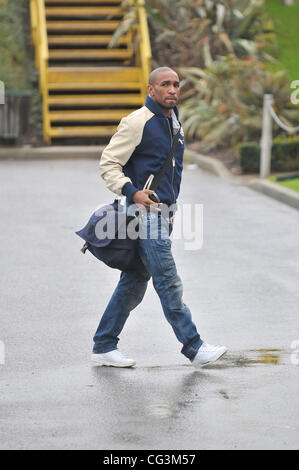 Jermain Defoe i calciatori che arrivano alla stazione di Tottenham Hotspur di allenamento Essex, Inghilterra - 12.01.11 Foto Stock