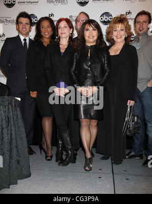 Tony Dovolani, Debby Turner Campana, Marilu Hennerici, Marc Cherry, Taryn Rose, Gioia Behar, Mark Wills 'Miss America 2011' Giudici conferenza stampa al Planet Hollywood Hotel e Casinò di Las Vegas. Nevada, Stati Uniti d'America - 12.01.11 Foto Stock