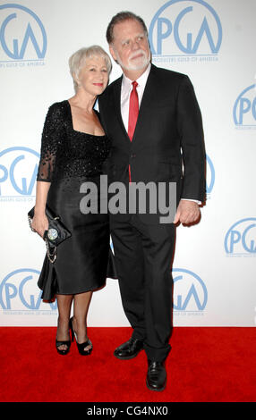 Helen Mirren, Taylor Hackford La XXII edizione produttori Guild (PGA) Awards tenutosi presso il Beverly Hilton Hotel - Gli arrivi di Los Angeles, California - 22.01.11 Foto Stock