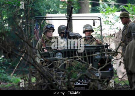 Sabato 25 agosto 2012. L Odissea militare 2012; con gruppi che copre una fascia di terra della storia mondiale, tra cui i romani, i vichinghi, medievale, la Guerra Civile Inglese, napoleonico, la Guerra Civile Americana, il selvaggio West, Guerre Mondiali I & II, Vietnam fino ad oggi. Con un valore stimato di 4.000 re-enactors e vivere gli appassionati di storia in presenza militare; Odyssey è rivendicato dagli organizzatori per essere il più grande del mondo di multi-periodo rievocazione show. Foto Stock