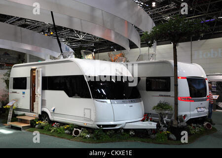 Agosto 27, 2012 a Dusseldorf, Germania. Moderne case mobili al Caravan Salon Exhibition 2012. Foto Stock