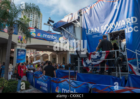 Tampa, FL. Stati Uniti d'America. Aug 28, 2012-MSNBC outdoor area stand nella Channelside entertainment complex Foto Stock