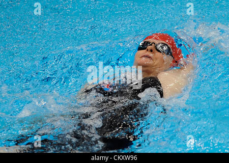 30.08.2012 Stratford, Inghilterra. Donne 100m Backstroke - S7. Susannah RODGERS in azione durante il giorno 1 del London 2012 Giochi Paralimpici a Aquatics Centre. Foto Stock