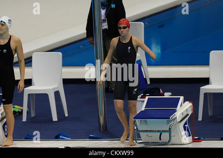 30.08.2012 Stratford, Inghilterra. Donne 100m Butterfly - S9. Claire CASHMORE (GBR) in azione durante il giorno 1 del London 2012 Giochi Paralimpici a Aquatics Centre. Foto Stock