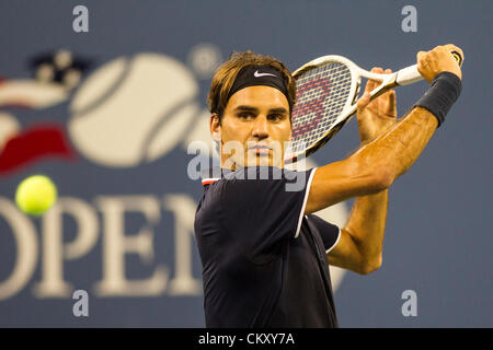 Roger Federer (SUI) competono al 2012 US Open Tennis Tournament, lavaggio,New York, Stati Uniti d'America. Il 30 agosto 2012. Foto Stock