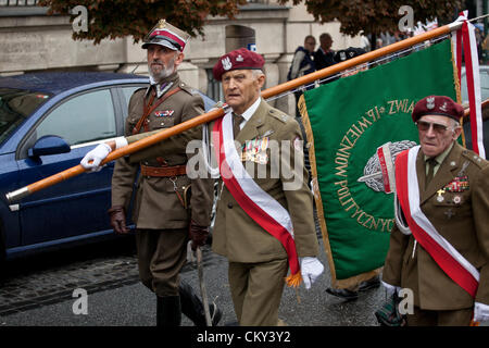 Settembre 01, 2012. Cracow Polonia - 73anniversario dell inizio della Seconda Guerra Mondiale. L'inizio della guerra è generalmente ritenuta 1 settembre 1939, inizio con il tedesco invasione della Polonia. La Gran Bretagna e la Francia dichiara guerra alla Germania due giorni più tardi. Foto Stock