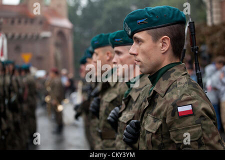 Settembre 01, 2012. Cracow Polonia - 73anniversario dell inizio della Seconda Guerra Mondiale. L'inizio della guerra è generalmente ritenuta 1 settembre 1939, inizio con il tedesco invasione della Polonia. La Gran Bretagna e la Francia dichiara guerra alla Germania due giorni più tardi. Foto Stock